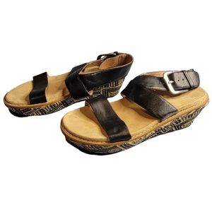 Vionic women's Cancun black leather woven wedge sandals